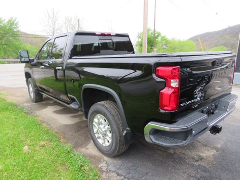Used 2024 Chevrolet Silverado 2500 LTZ w/ LTZ Convenience Package AWD/4WD image 5