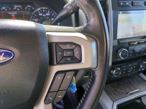 Used 2019 Ford F250 Lariat w/ Lariat Value Package image 18