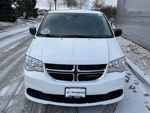 Used 2019 Dodge Grand Caravan SE w/ UConnect Hands-Free Group image 30