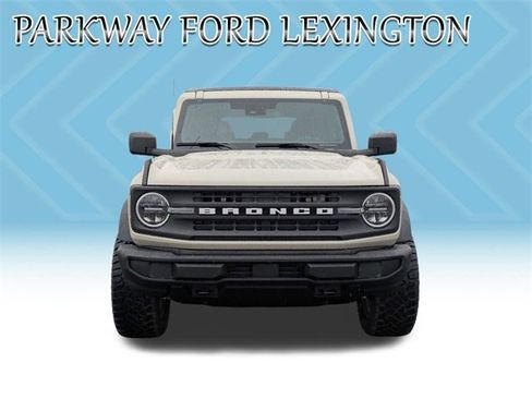New 2025 Ford Bronco 4-Door image 2