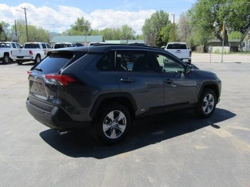 Used 2025 Toyota RAV4 XLE w/ Convenience Package AWD/4WD image 4
