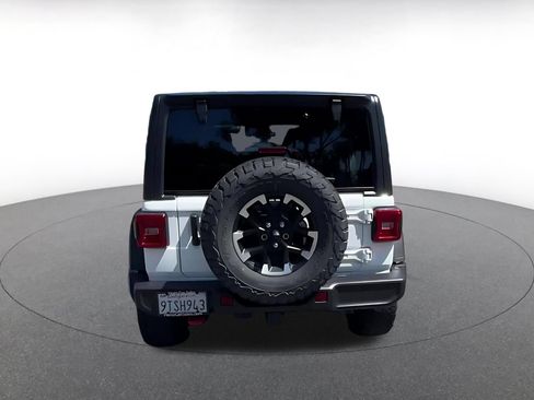 Used 2025 Jeep Wrangler Unlimited Rubicon AWD/4WD image 12