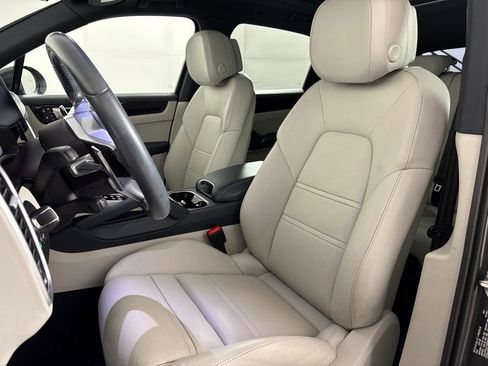 Used 2023 Porsche Cayenne AWD/4WD image 24