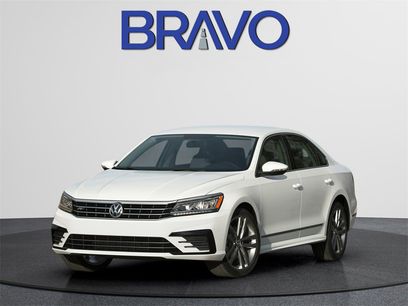 Used 2018 Volkswagen Passat 2.0T R-Line w/ R-Line Lighting Package