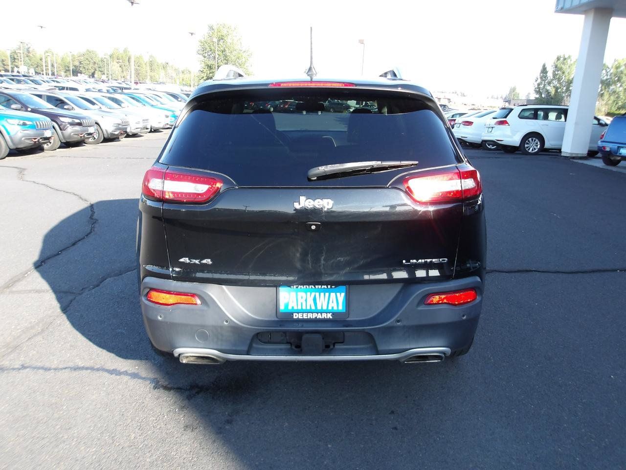 Used 2018 Jeep Cherokee Limited w/ Trailer Tow Group AWD/4WD image 4
