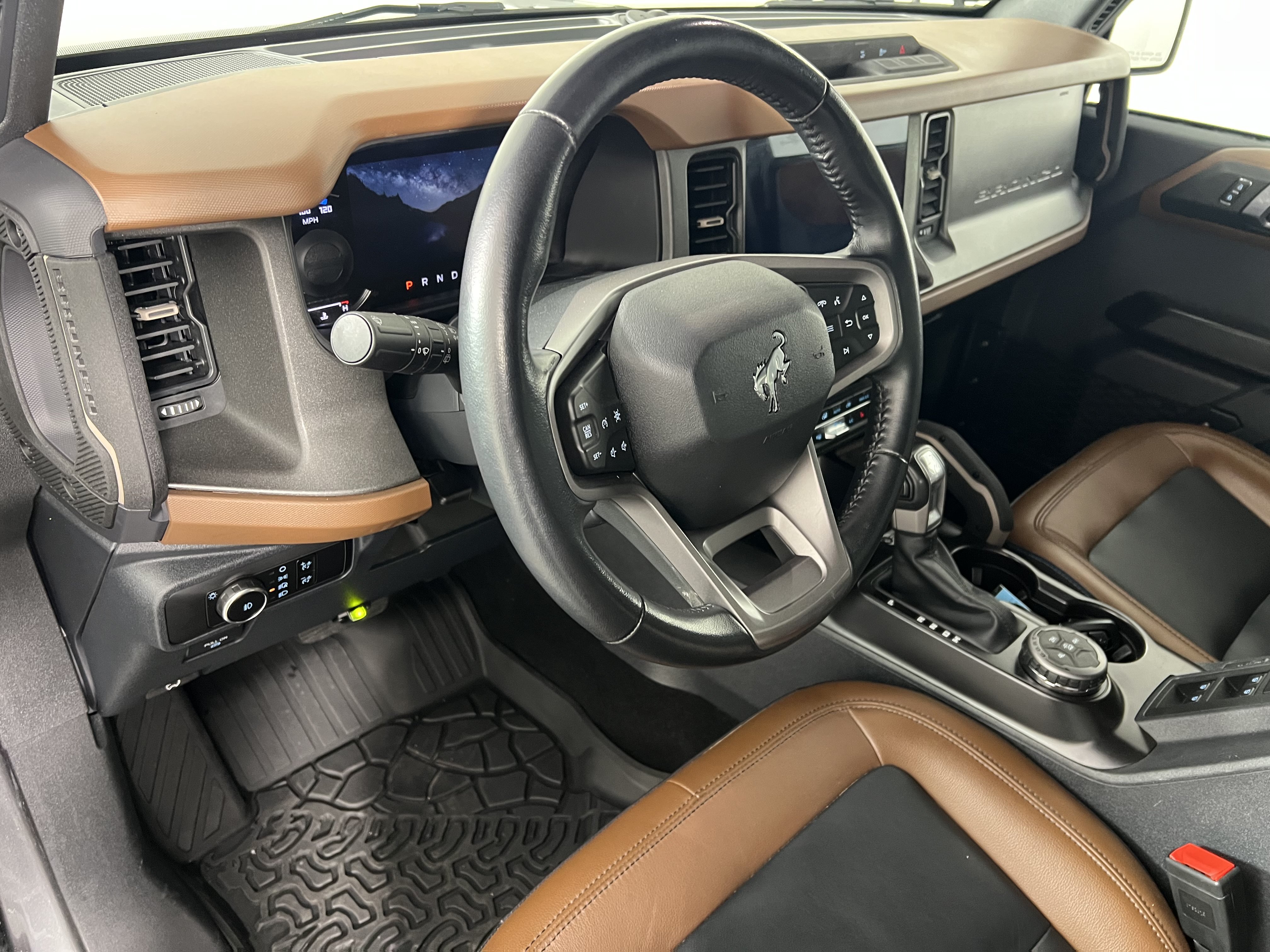 Used 2024 Ford Bronco Outer Banks AWD/4WD image 15