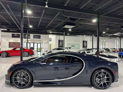 Used 2020 Bugatti Chiron image 4