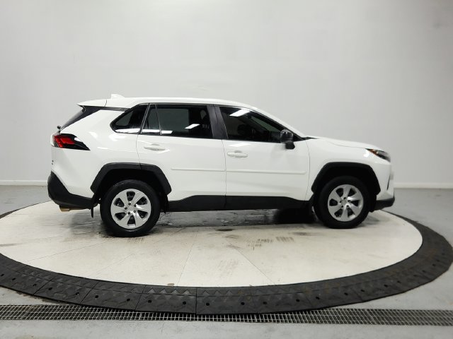 Used 2023 Toyota RAV4 LE AWD/4WD image 9
