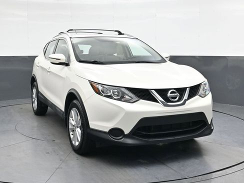 Used 2018 Nissan Rogue Sport SV image 1