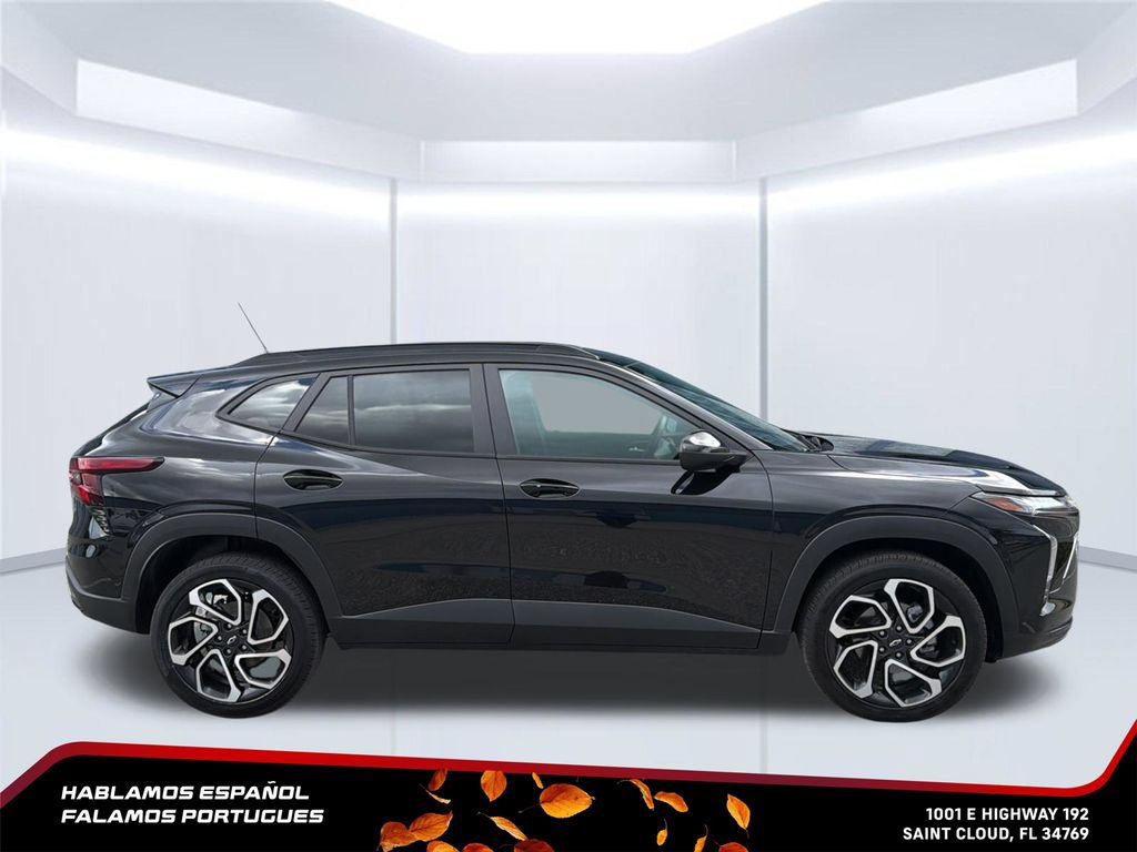 Certified 2025 Chevrolet Trax RS w/ Sunroof Package FWD image 7