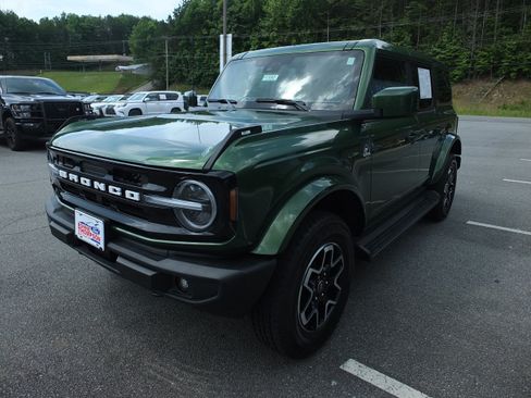 Used 2025 Ford Bronco Outer Banks AWD/4WD image 7