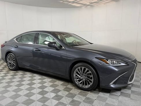 Used 2025 Lexus ES 300h w/ Technology Package FWD image 11