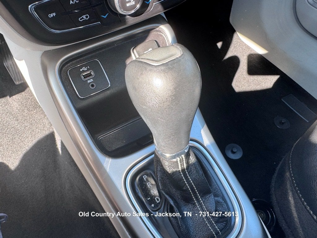 Used 2019 Jeep Compass Latitude FWD image 29