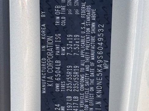 Used 2025 Kia Carnival SX w/ SX Dark Edition Package image 22