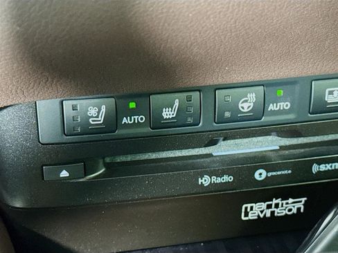 Used 2019 Lexus ES 350 Ultra Luxury image 24