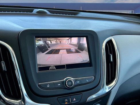 Used 2023 Chevrolet Equinox LT w/ Driver Convenience Package FWD image 10