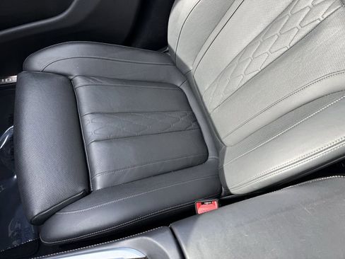 Used 2021 BMW X7 M50i w/ Cold Weather Package image 30