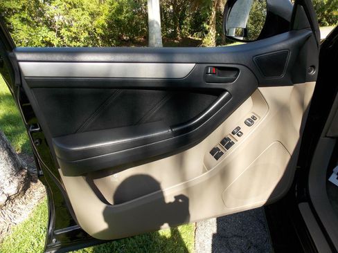 Used 2006 Toyota 4Runner SR5 RWD image 17