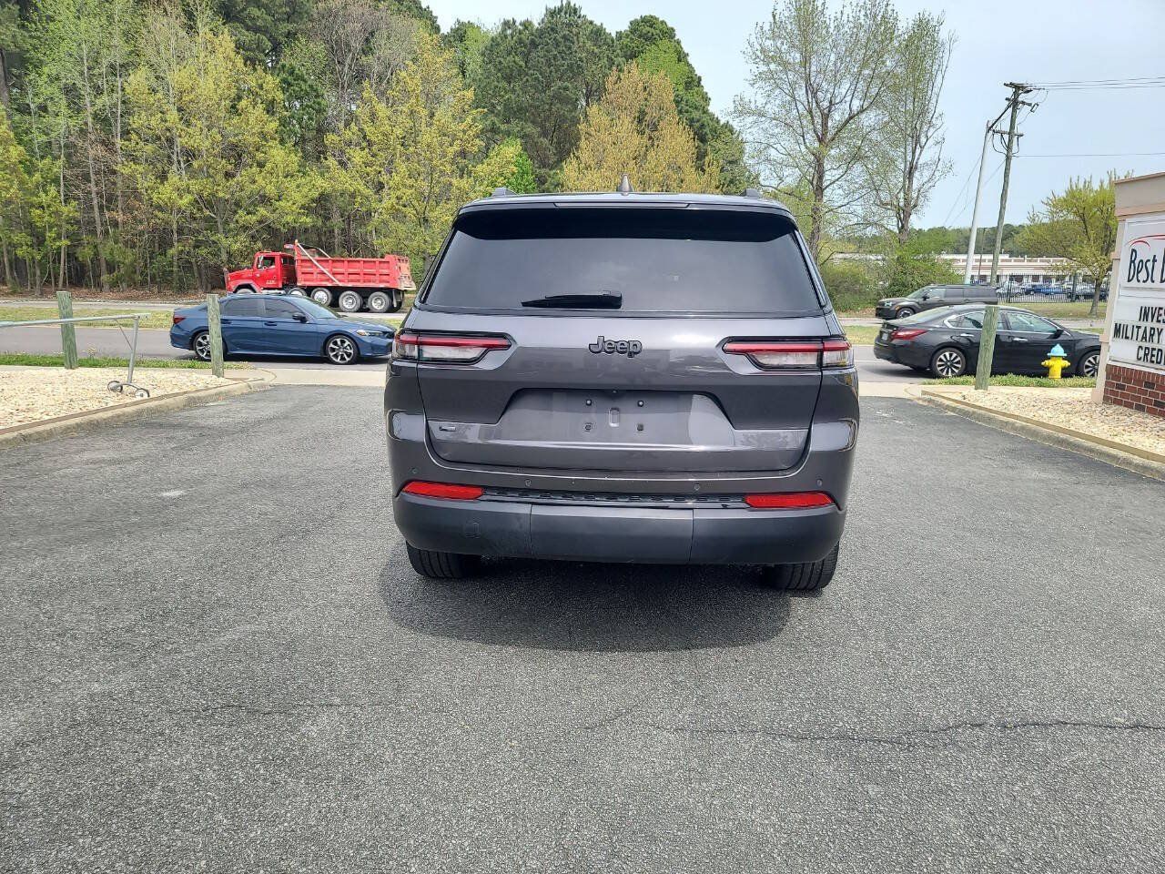 Used 2023 Jeep Grand Cherokee L Laredo RWD image 6
