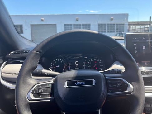 Used 2025 Jeep Compass Limited AWD/4WD image 35