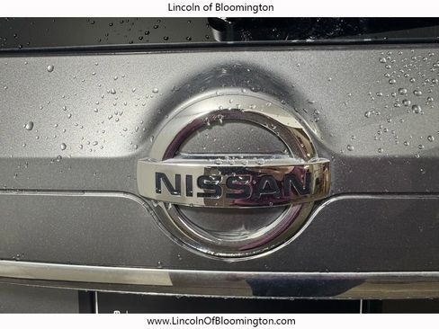 Used 2018 Nissan Rogue SL w/ Premium Package AWD/4WD image 26