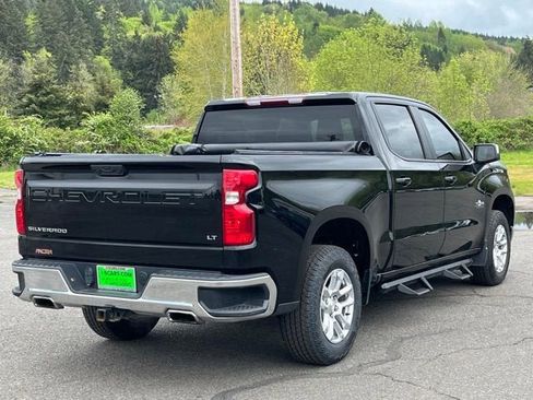 Used 2022 Chevrolet Silverado 1500 LT w/ Z71 Off-Road Package AWD/4WD image 6