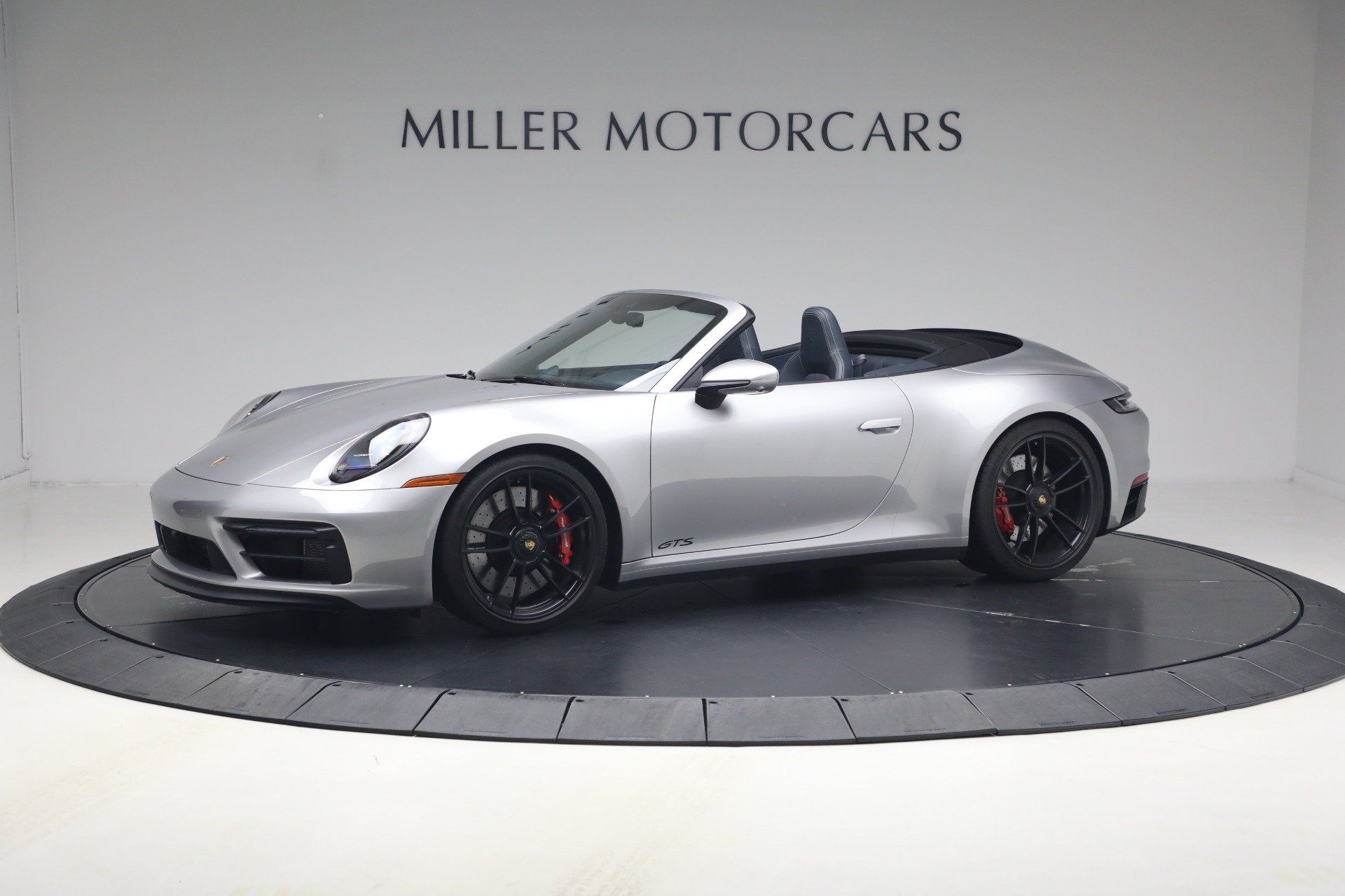 Used 2024 Porsche 911 Carrera GTS RWD image 2