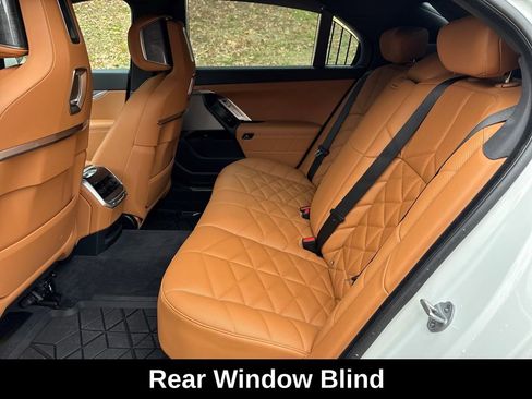 Used 2025 BMW 740i xDrive image 31