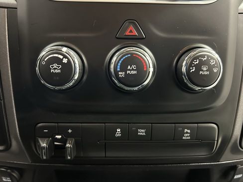 Used 2018 RAM 2500 Tradesman w/ Chrome Appearance Group image 14