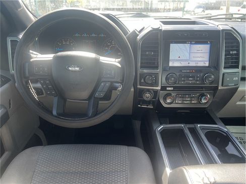 Used 2017 Ford F150 XLT w/ Equipment Group 302A Luxury AWD/4WD image 13