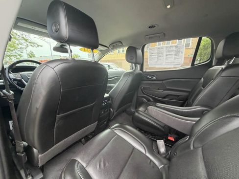 Used 2021 GMC Acadia SLT w/ Elevation Edition FWD image 18