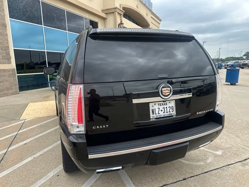Used 2013 Cadillac Escalade Premium RWD image 8