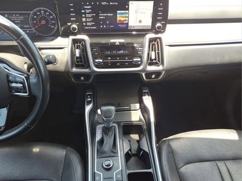 Used 2023 Kia Sorento S FWD image 16