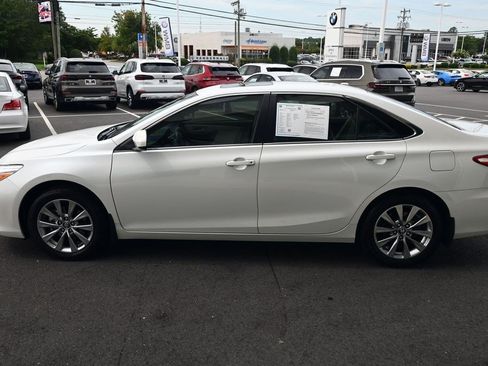 Used 2017 Toyota Camry XLE w/ Moonroof Package FWD image 16