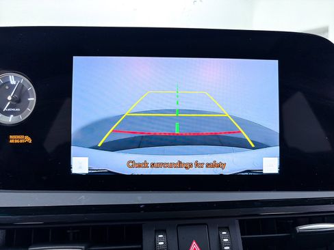 Used 2023 Lexus ES 350 image 7