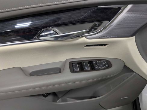 Used 2020 Cadillac XT6 Premium Luxury image 41