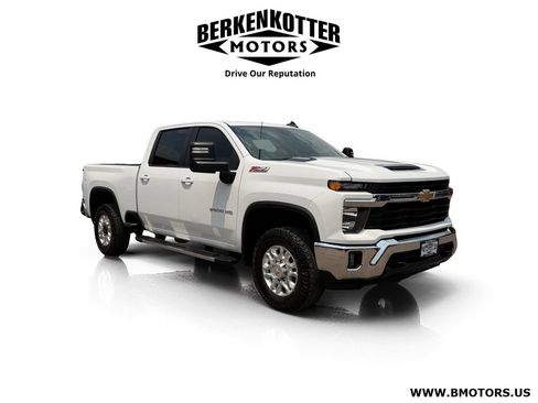 Used 2024 Chevrolet Silverado 2500 LT AWD/4WD image 1