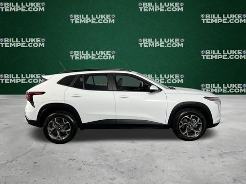 Used 2025 Chevrolet Trax LT image 6