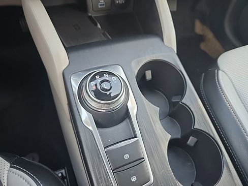 Used 2023 Ford Escape Platinum image 39