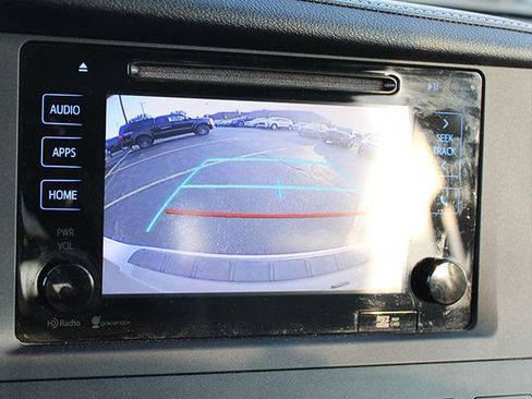 Used 2015 Toyota Sienna XLE Premium FWD image 12