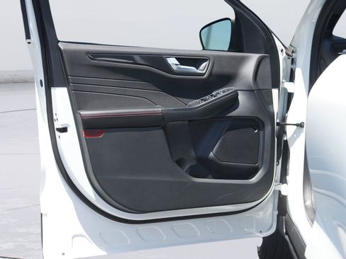 Used 2025 Ford Escape ST-Line w/ Equipment Group 301A FWD image 31