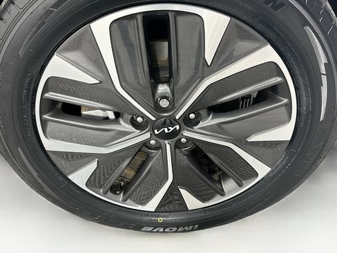 Used 2024 Kia EV6 Light RWD image 11