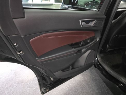 Used 2020 Ford Edge Titanium w/ Equipment Group 301A AWD/4WD image 23