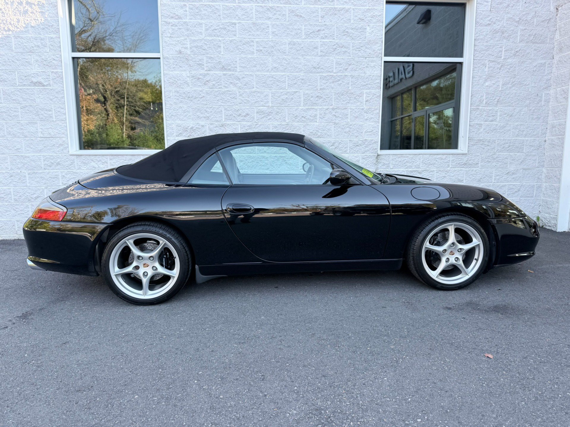 Used 2002 Porsche 911 Carrera 4 AWD/4WD image 64