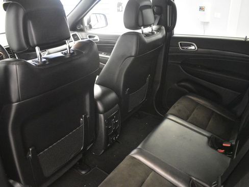 Used 2021 Jeep Grand Cherokee Altitude image 24