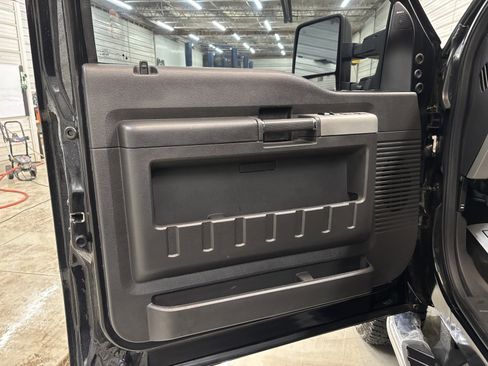 Used 2014 Ford F350 Lariat w/ Lariat Interior Package image 7