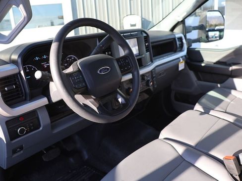Used 2024 Ford F550 4x4 Regular Cab Super Duty image 17