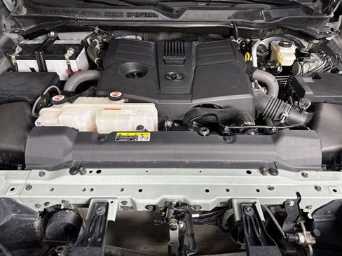 Used 2022 Toyota Tundra SR5 w/ TRD Off-Road Package AWD/4WD image 9