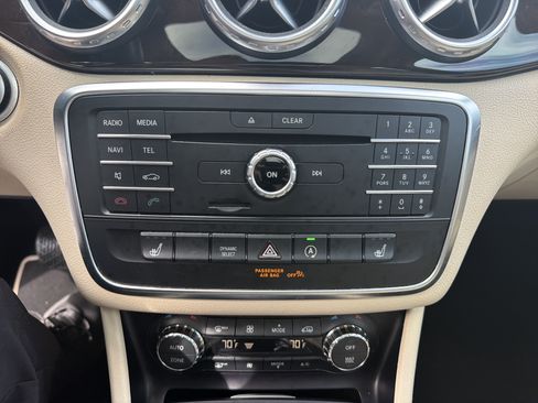 Used 2016 Mercedes-Benz GLA 250 image 24