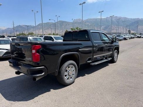 Used 2024 Chevrolet Silverado 3500 High Country AWD/4WD image 4
